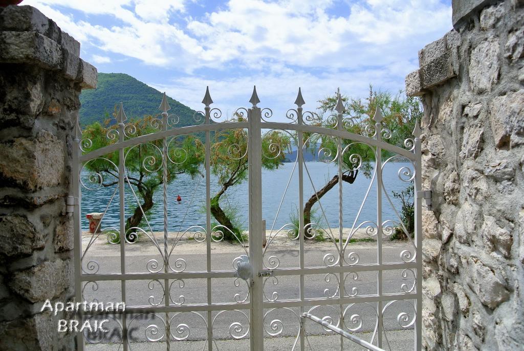 Apartment Waterline Perast Exteriér fotografie